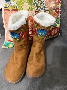 Embroidered Faux-Suede Shearling-Lined Ankle Booties - Brown